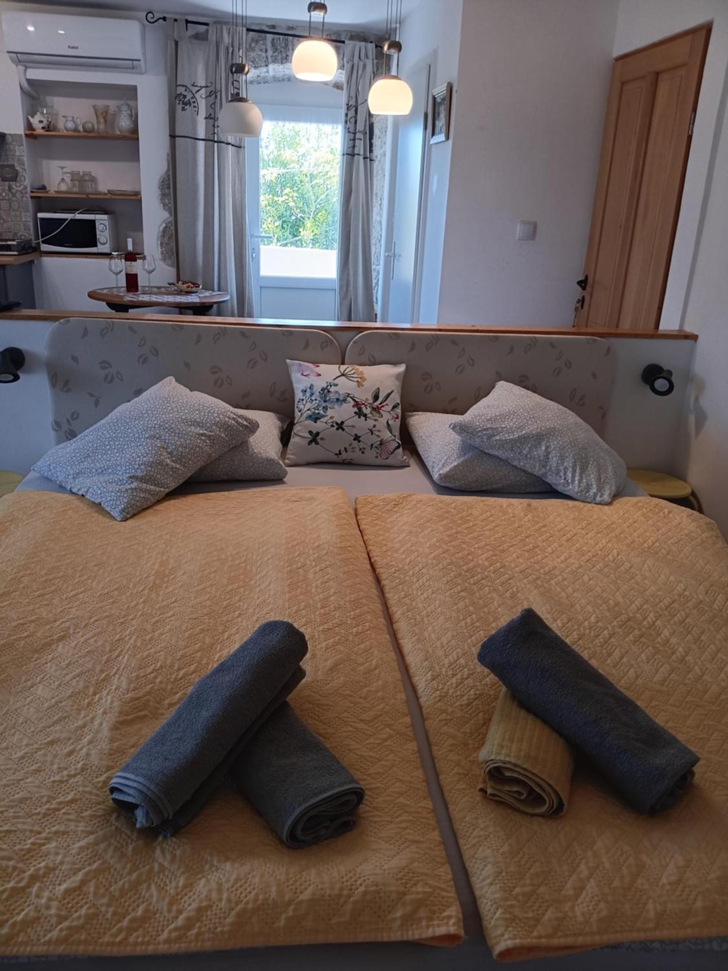 Studio Apartmani Sverko Punat Esterno foto