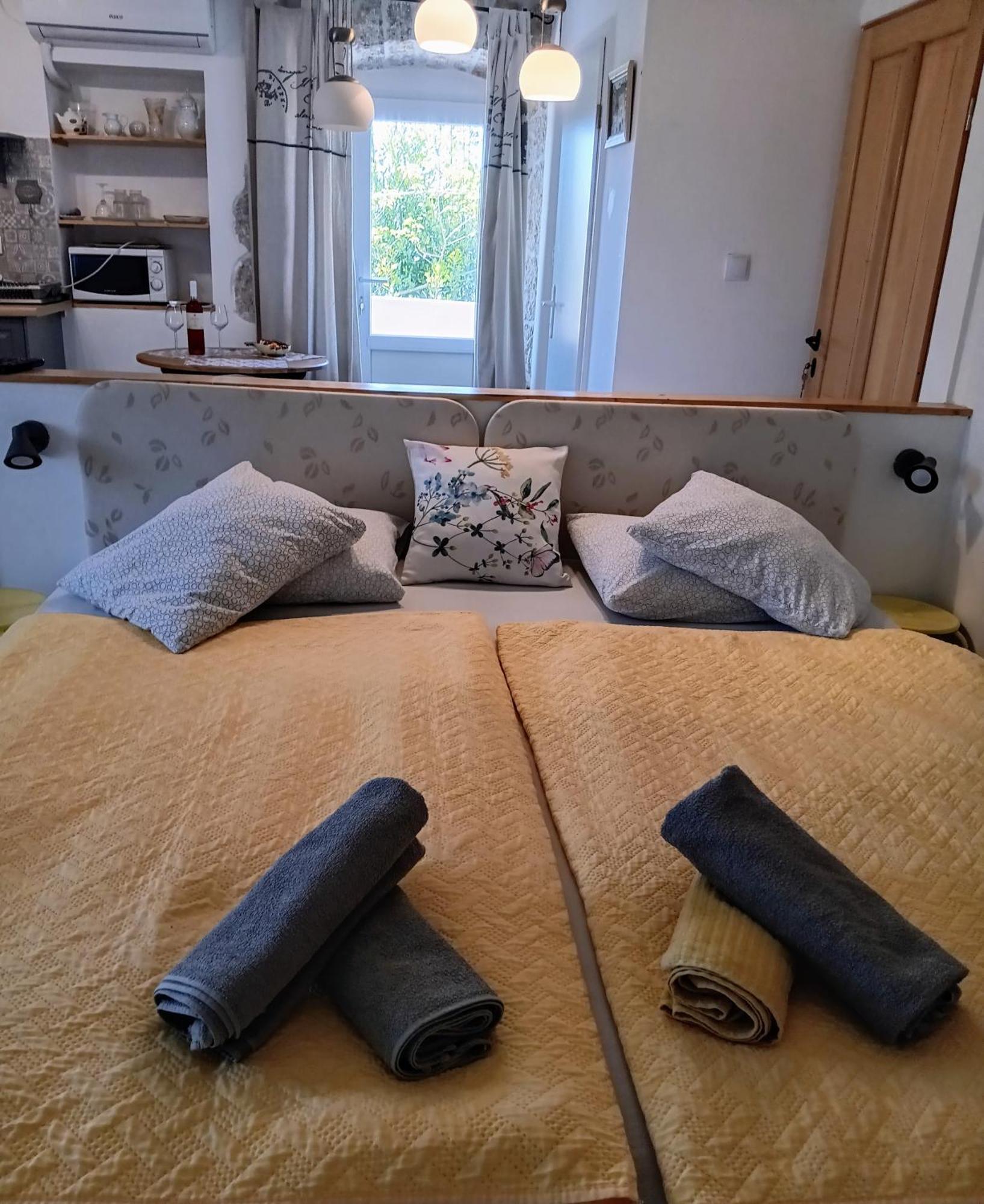 Studio Apartmani Sverko Punat Esterno foto